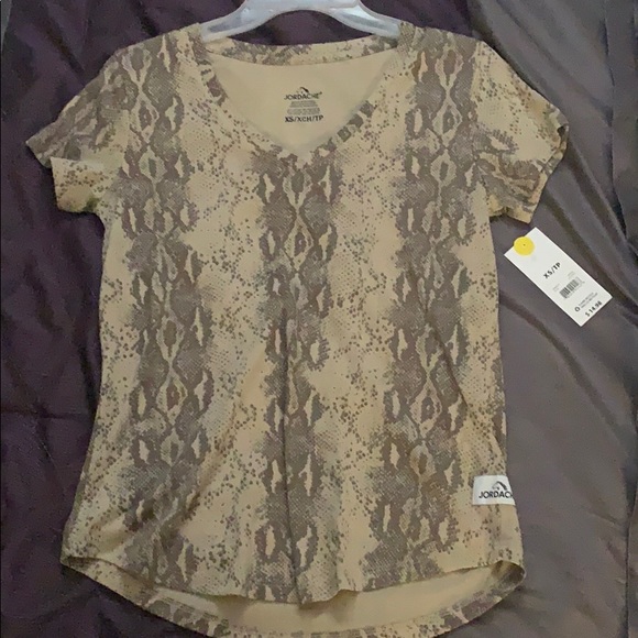 T-shirt - Picture 1 of 3